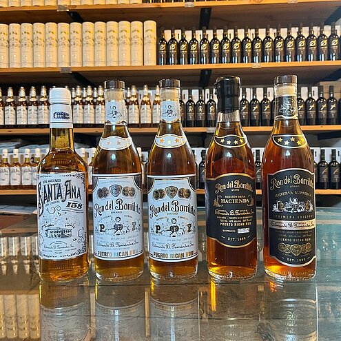 Botellas de ron de bodegas Gago