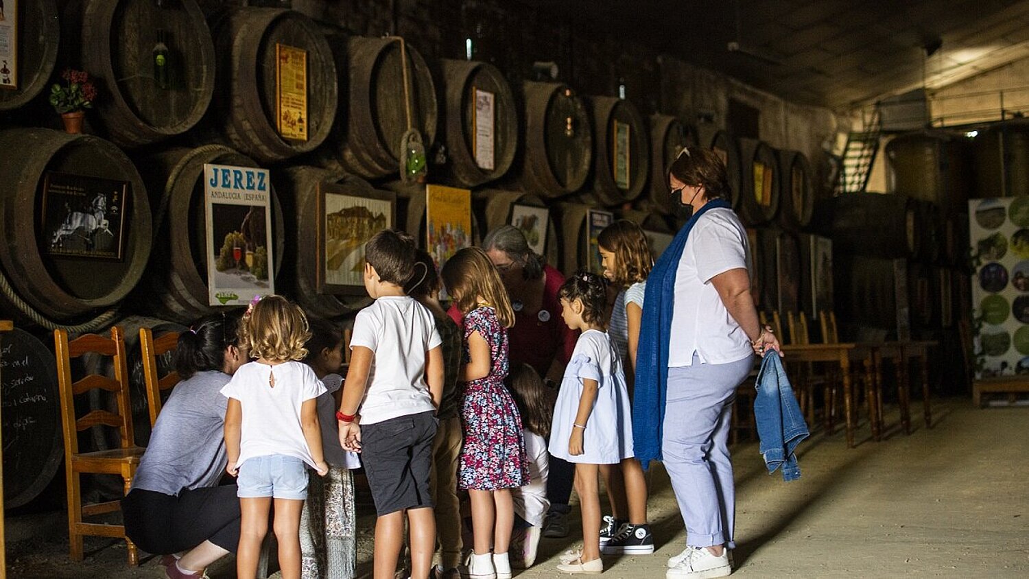 Niños en la bodega