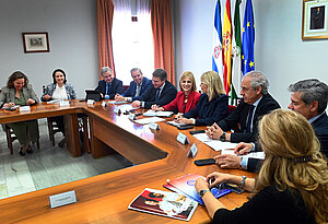 La alcaldesa durante la reunión