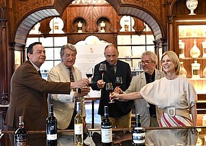 La alcaldesa asiste a la firma  Declaración de los Vinos Fortificados Históricos de Europa