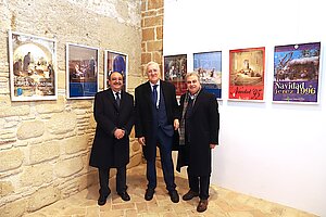 Antonio Real y Paco Zurita asisten inauguración exposición carteles de Navidad